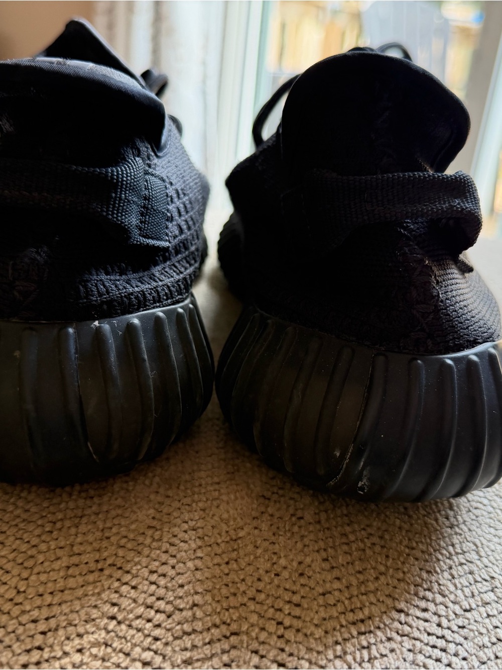 Men's Black Yeezy Sneakers 12.5 - Picture 3 of 6